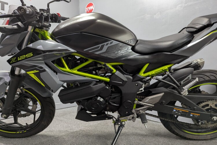 KAWASAKI Z125