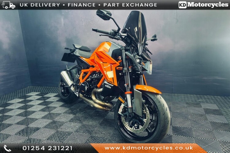2024 KTM 1390 SUPER DUKE R, Orange