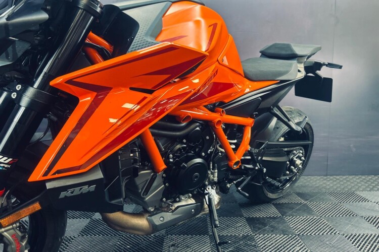 2024 KTM 1390 SUPER DUKE R, Orange - photo 12