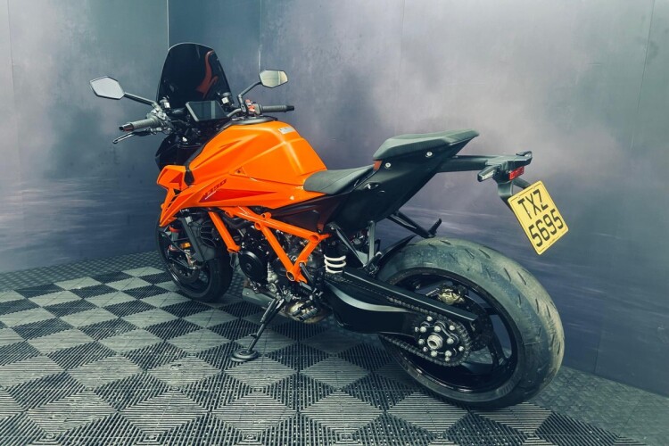 2024 KTM 1390 SUPER DUKE R, Orange - photo 15