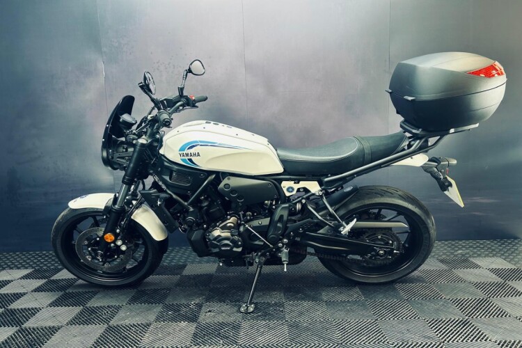 2025 YAMAHA XSR700, White - photo 3