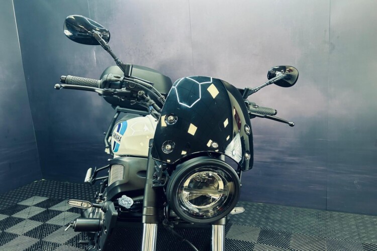 2025 YAMAHA XSR700, White - photo 7