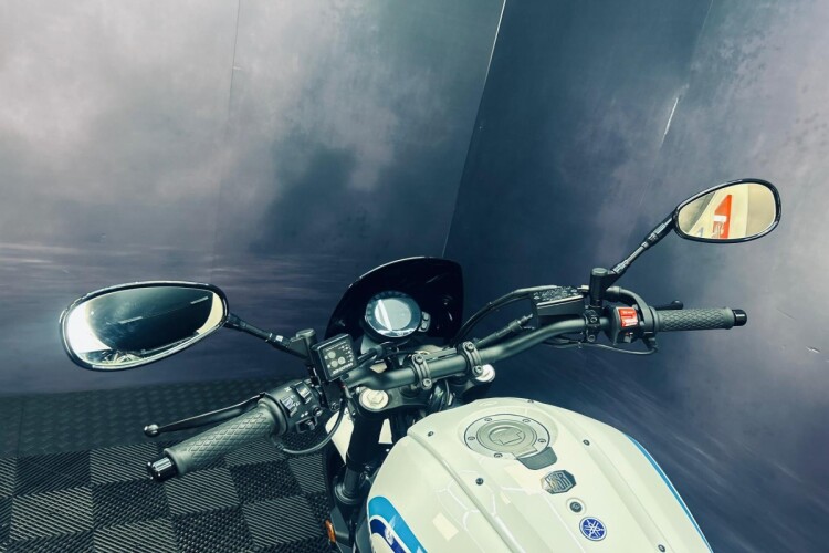 2025 YAMAHA XSR700, White - photo 8