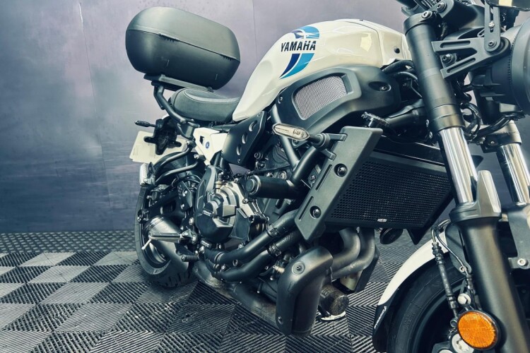 2025 YAMAHA XSR700, White - photo 10