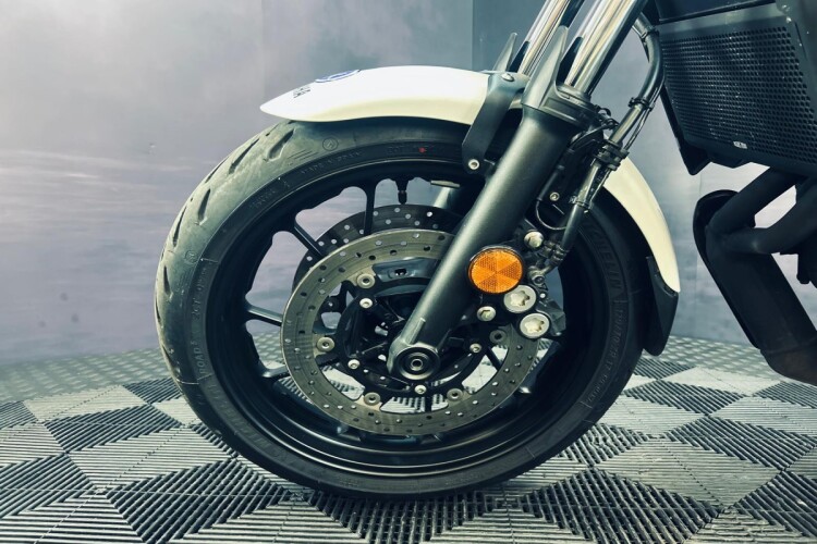 2025 YAMAHA XSR700, White - photo 15