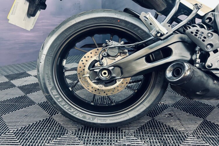 2025 YAMAHA XSR700, White - photo 18