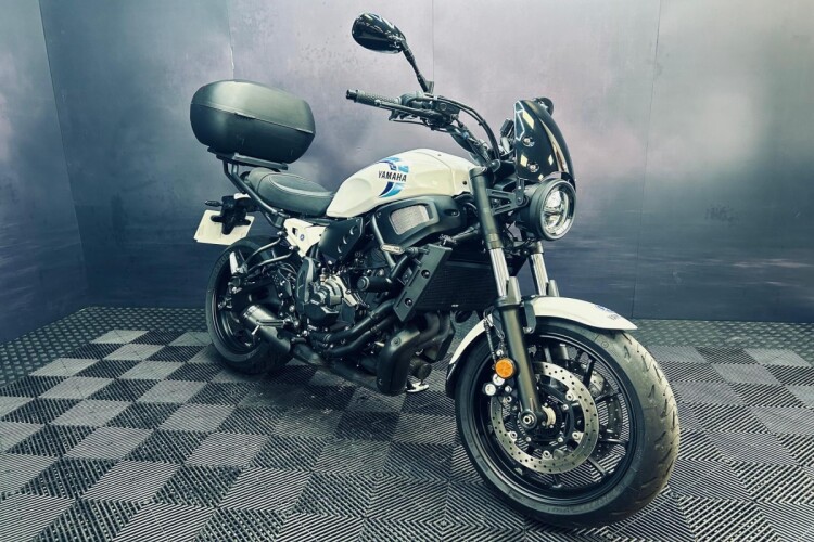 2025 YAMAHA XSR700, White - photo 19