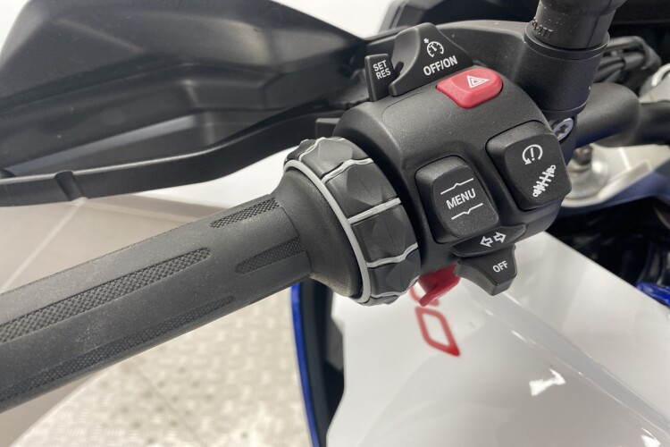 2025 BMW F900 XR, Multi-Colour - photo 11