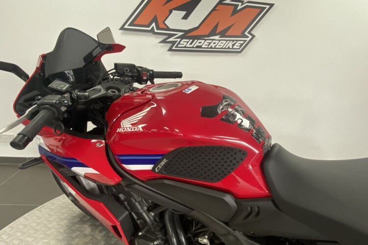 HONDA CBR650R