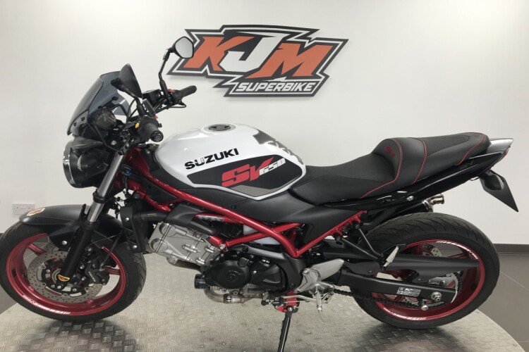 SUZUKI SV650