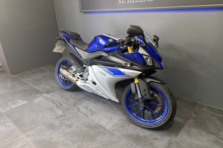 YAMAHA YZF-R125