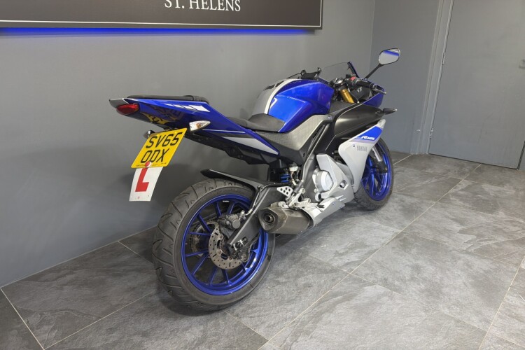 YAMAHA YZF-R125