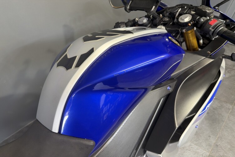 YAMAHA YZF-R125
