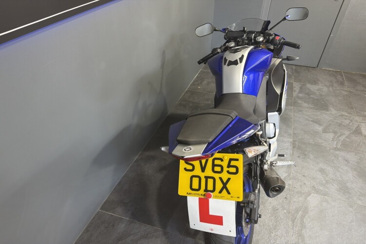 YAMAHA YZF-R125