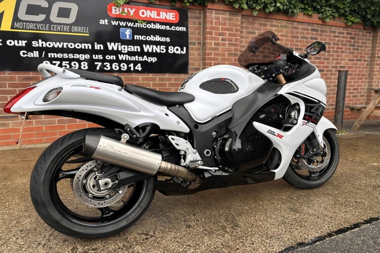 SUZUKI GSX1300R HAYABUSA