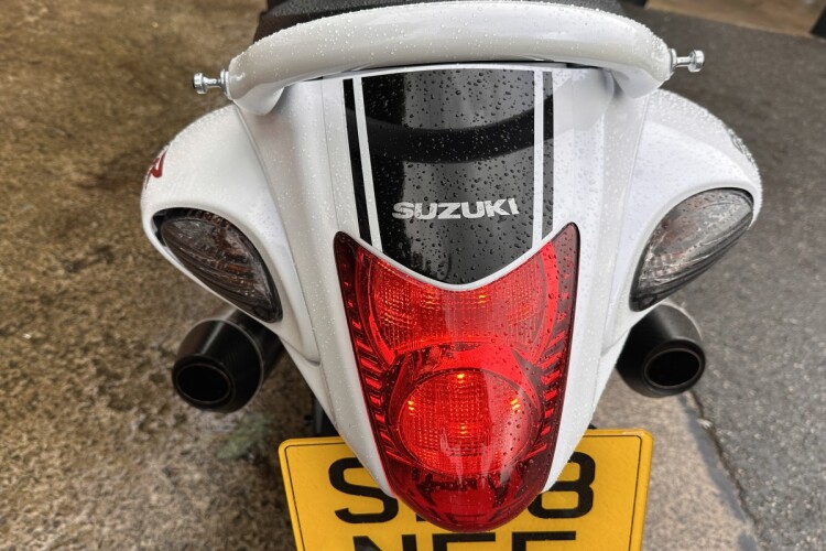 SUZUKI GSX1300R HAYABUSA