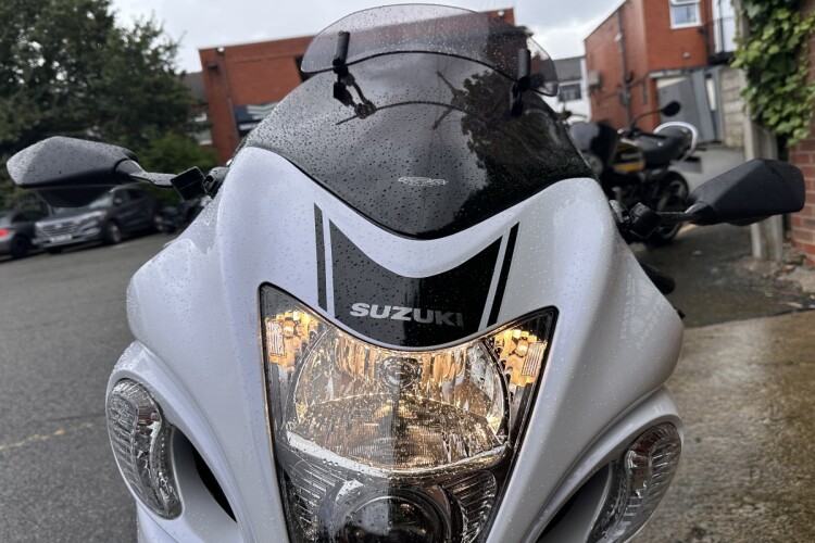 SUZUKI GSX1300R HAYABUSA