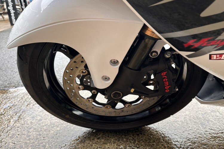 SUZUKI GSX1300R HAYABUSA
