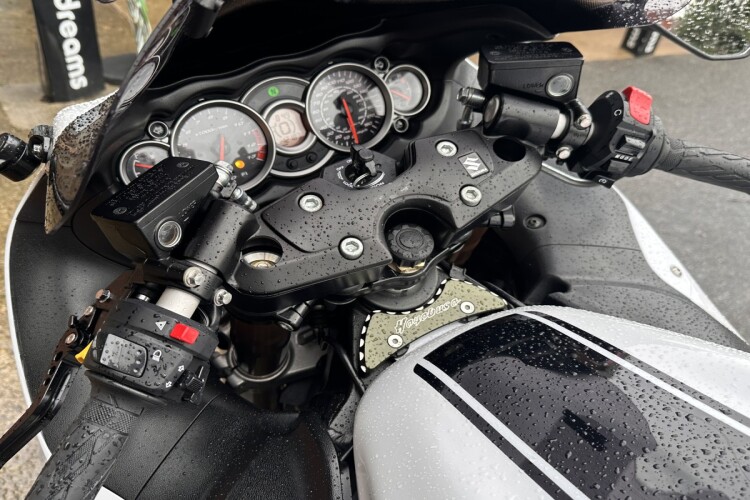 SUZUKI GSX1300R HAYABUSA