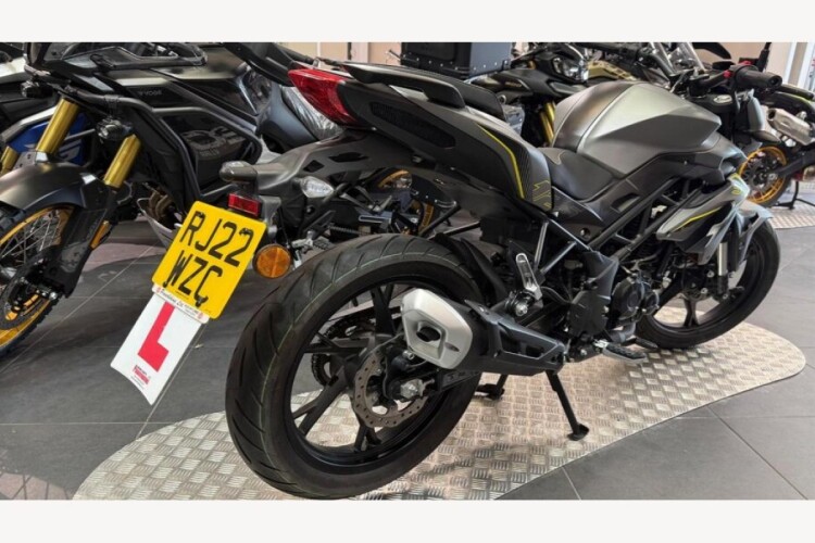 BENELLI BN 125 E5