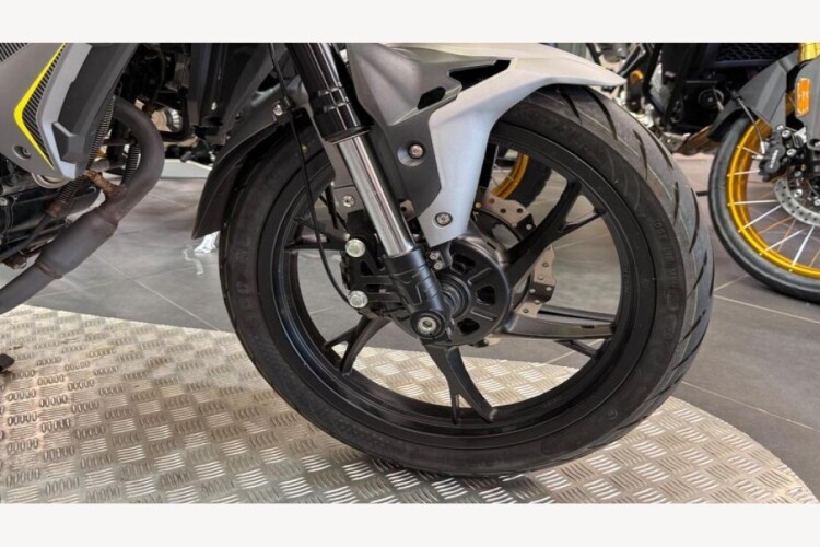 BENELLI BN 125 E5