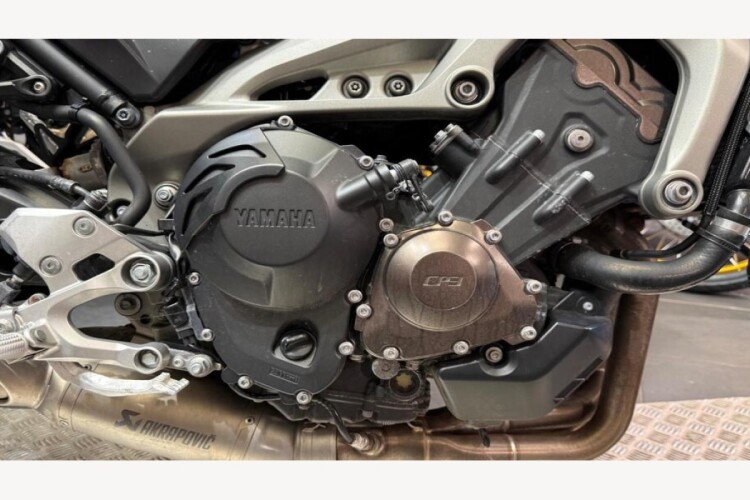 YAMAHA MT - 09