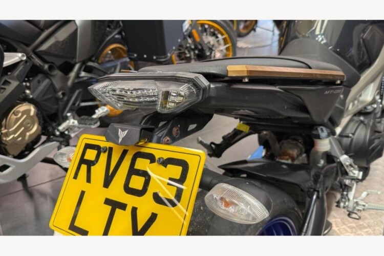 YAMAHA MT - 09