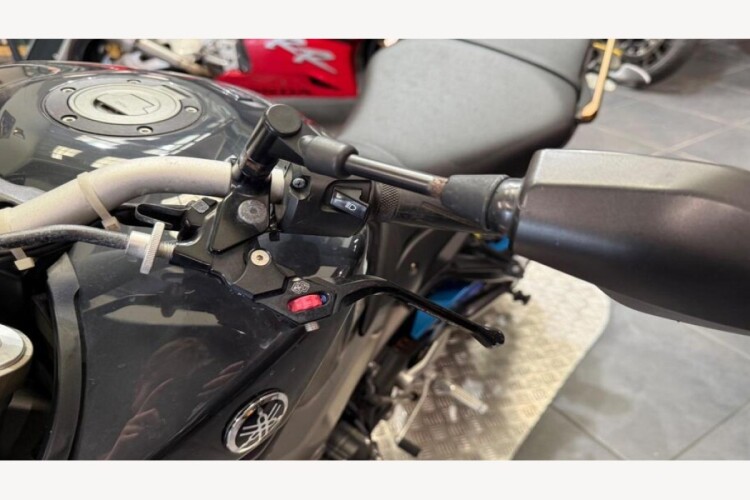 YAMAHA MT - 09