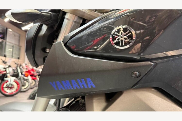 YAMAHA MT - 09