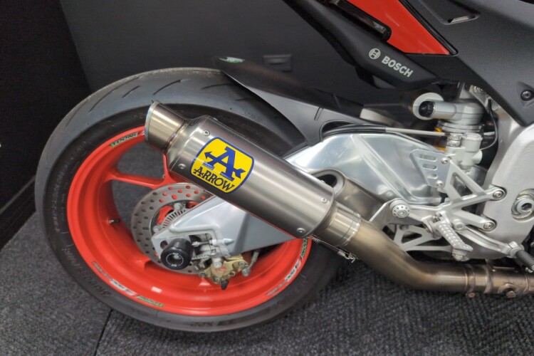 APRILIA TUONO 1100 V4