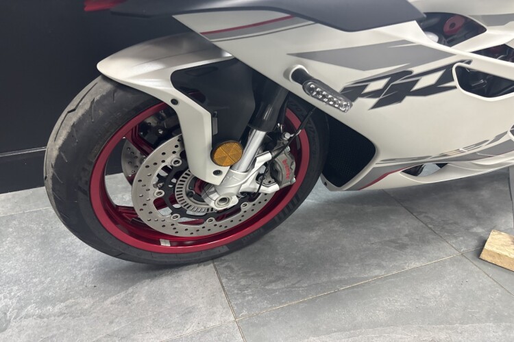 QJMOTOR SRK 921 RR