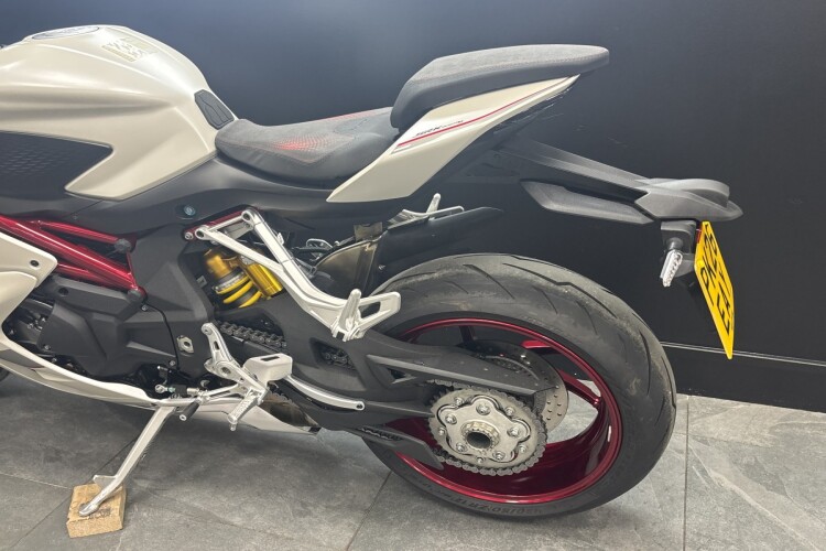 QJMOTOR SRK 921 RR