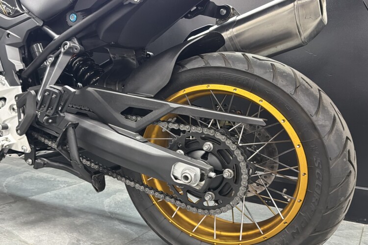 VOGE DS 900 X