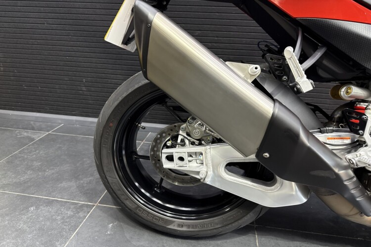 APRILIA TUONO 1100 V4