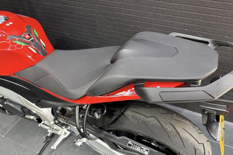 APRILIA TUONO 1100 V4