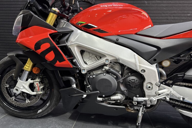 APRILIA TUONO 1100 V4