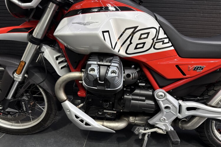 MOTO GUZZI V85