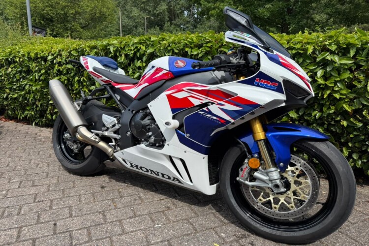2022 HONDA CBR1000RR FIREBLADE SP, White - photo 3