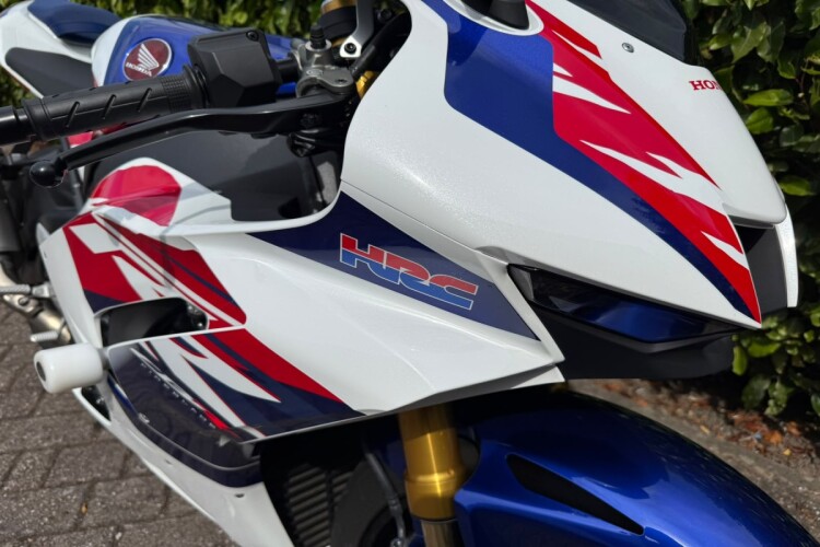 2022 HONDA CBR1000RR FIREBLADE SP, White - photo 9