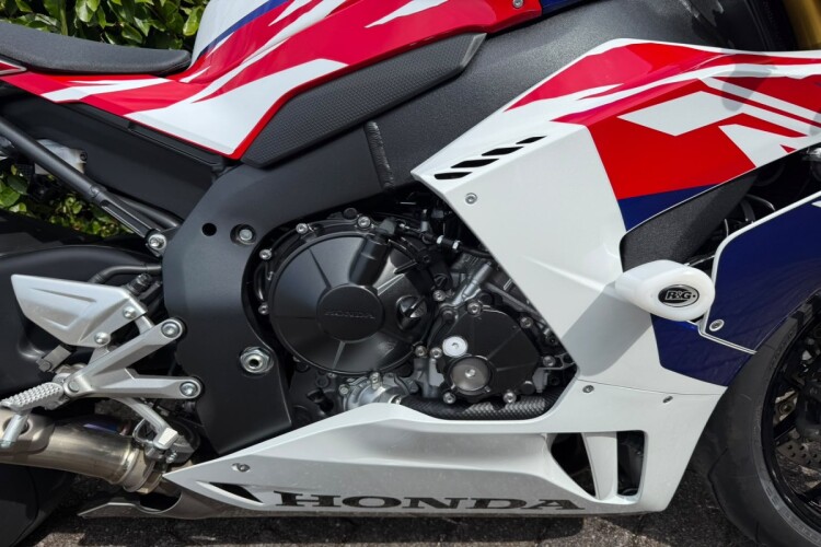 2022 HONDA CBR1000RR FIREBLADE SP, White - photo 11