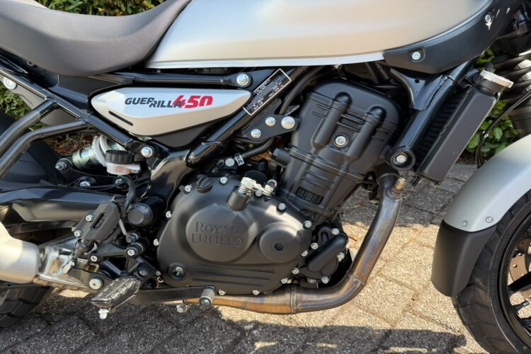 2026 ROYAL ENFIELD GUERRILLA 450, Silver - photo 13