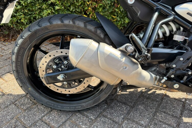 2026 ROYAL ENFIELD GUERRILLA 450, Silver - photo 15
