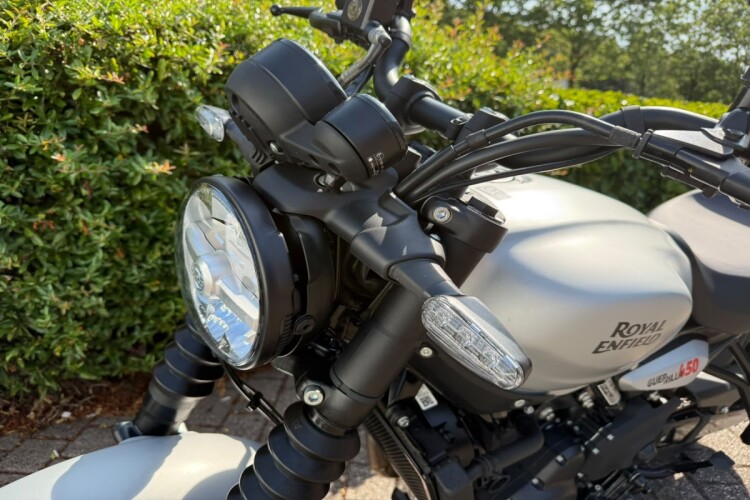 2026 ROYAL ENFIELD GUERRILLA 450, Silver - photo 17