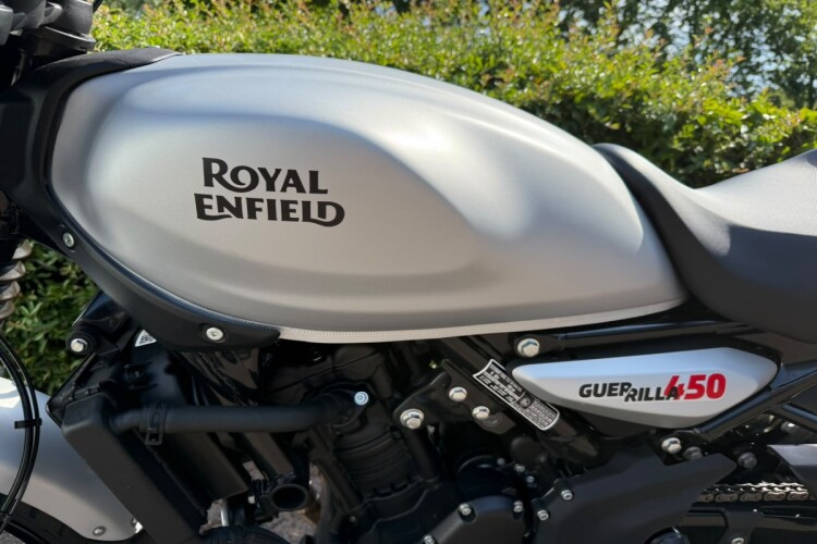2026 ROYAL ENFIELD GUERRILLA 450, Silver - photo 19