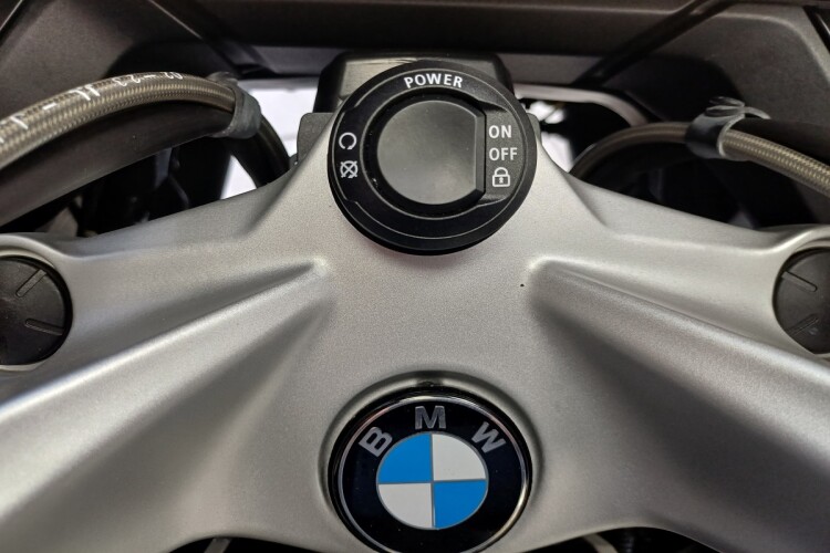 2023 BMW R 1250 RT, White - photo 17