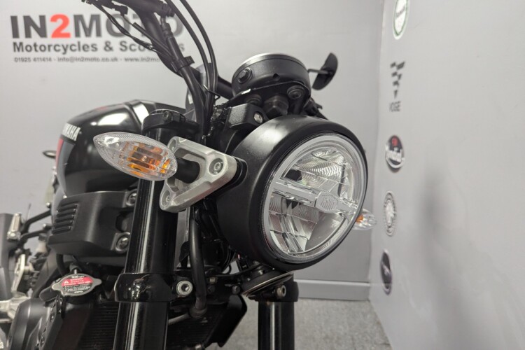 YAMAHA XSR125