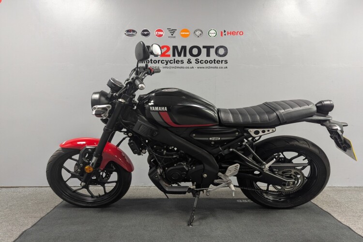 YAMAHA XSR125