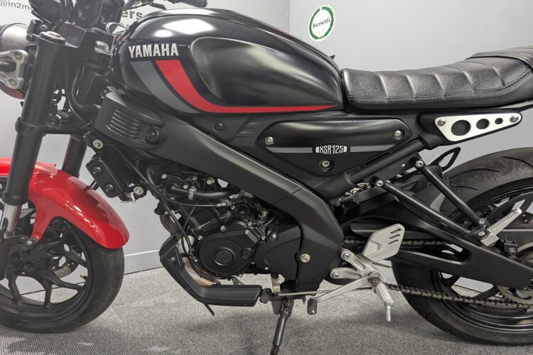 YAMAHA XSR125