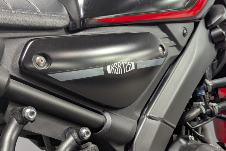 YAMAHA XSR125