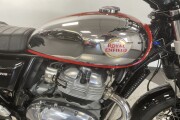 2024 ROYAL ENFIELD INTERCEPTOR, Silver And Red - photo 5